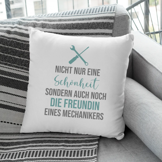 Nicht nur eine Schönheit, sondern auch noch die Freundin eines Mechanikers