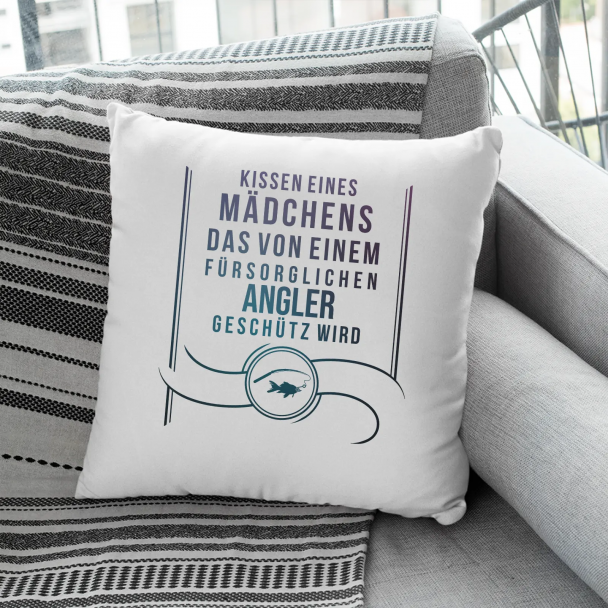 Kissen eines Mädchens, das von einem fürsorglichen Angler geschütz  wird