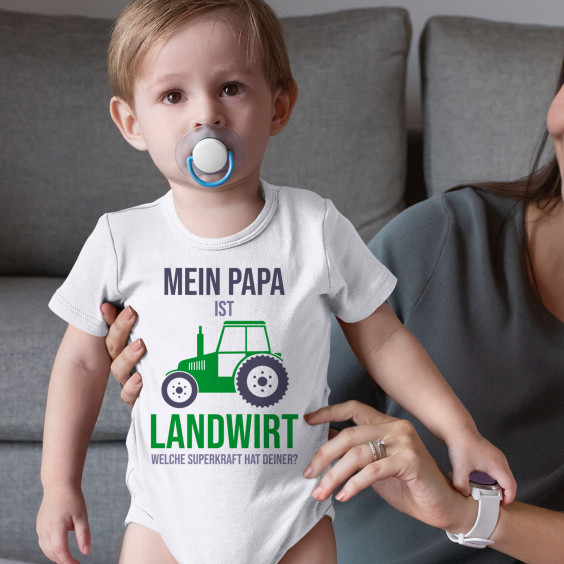 Mein Papa ist Landwirt- Welche Superkraft hat deiner? - Säuglings-Body mit Aufdruck